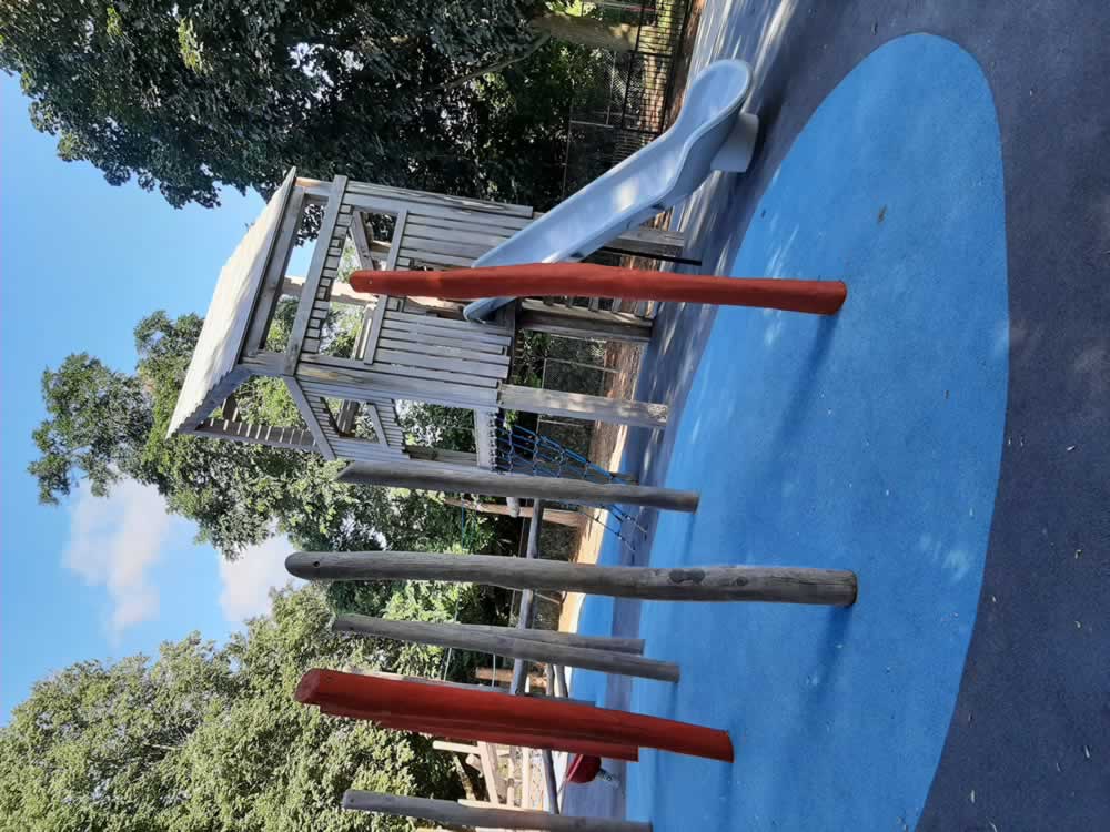 Sackville playground main structure and slide (Toronto)