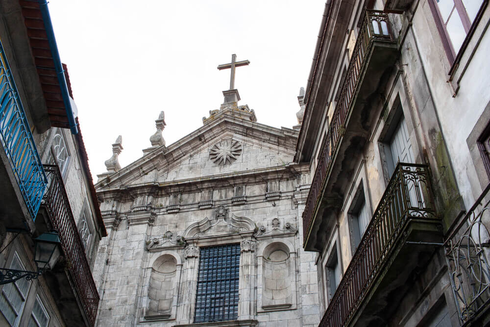 Igreja Nossa Senhora da Vitória in Porto (Street view)