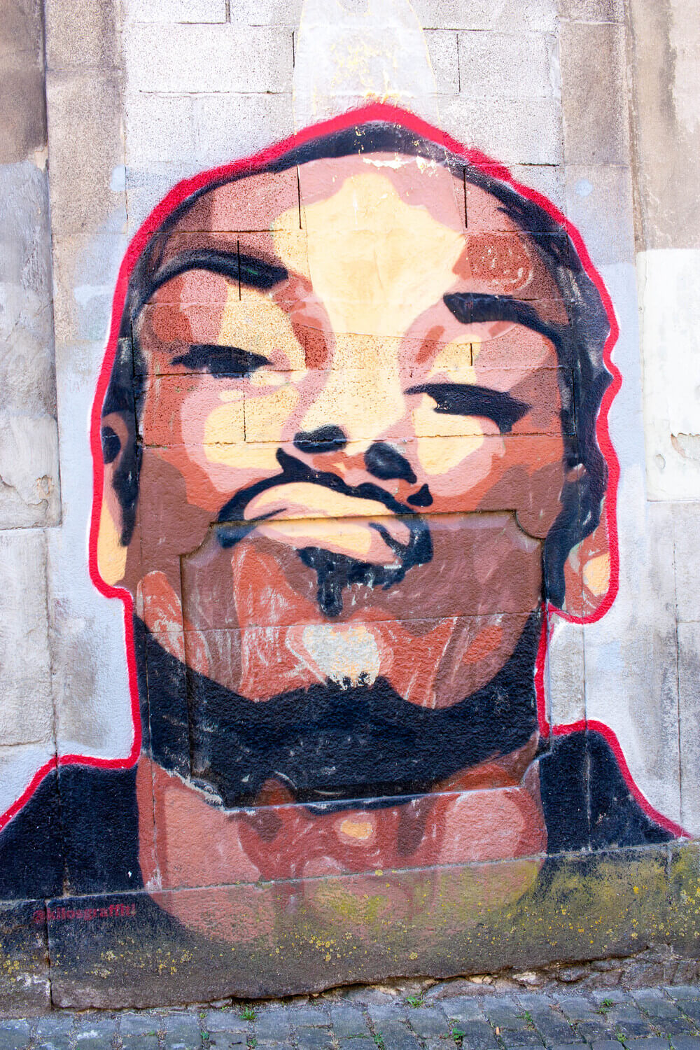 Snoop Dogg mural along Rua da Restauração in Porto.